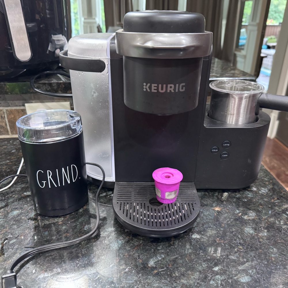 Keurig Coffee‎ Maker with Black and Pink Accents
